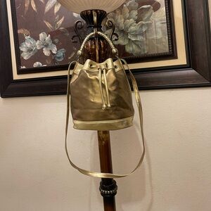 Mida Attina please check all picture of condition